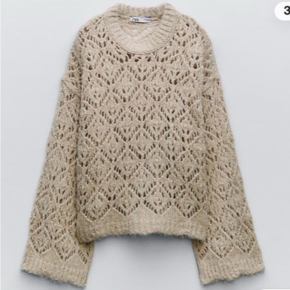 Zara - Cream Crew Neck Sweater with Intricate Knit Design